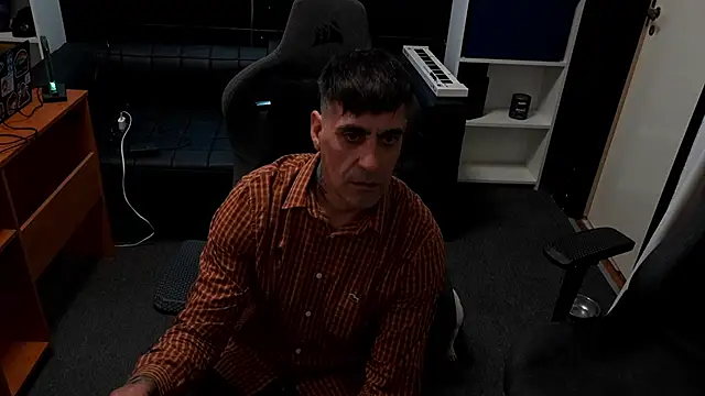 Elnonoykeila77 online show from 04/14/26, 07:30