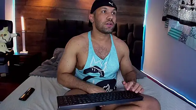 Snapshot of anthonylatynxd chatting on 02/13/25, 10:11 anthonylatynxd online show from 02/13/25, 10:11