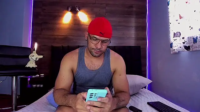 Snapshot of anthonylatynxd chatting on 11/13/25, 09:30 anthonylatynxd online show from 11/13/25, 09:30