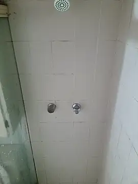 Snapshot of anthonylatynxd chatting on 12/16/25, 01:15 anthonylatynxd online show from 12/16/25, 01:15