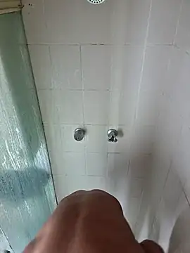 Snapshot of anthonylatynxd chatting on 10/14/25, 05:24 anthonylatynxd online show from 10/14/25, 05:24