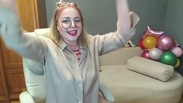 Cute sun online show from 02/28/25, 08:18