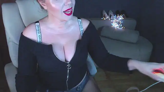 Cute sun online show from 11/16/25, 04:45