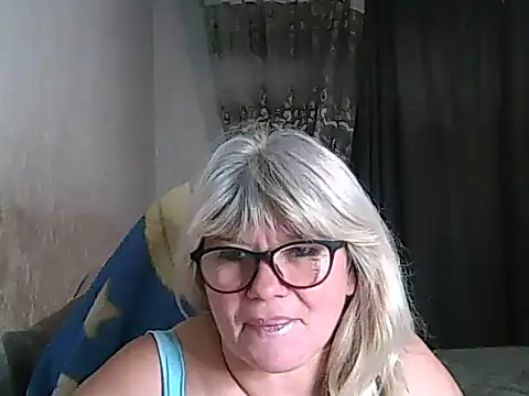 Snapshot of Diana_49 chatting on 10/14/25, 10:05 Diana 49 online show from 10/14/25, 10:05