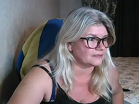 Snapshot of Diana_49 chatting on 09/19/25, 07:29 Diana 49 online show from 09/19/25, 07:29