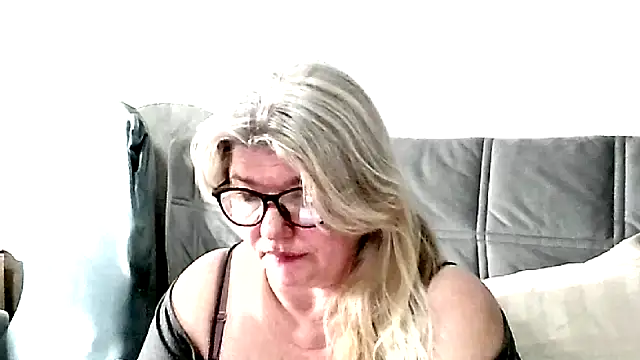 Diana 49 online show from 03/25/26, 07:35