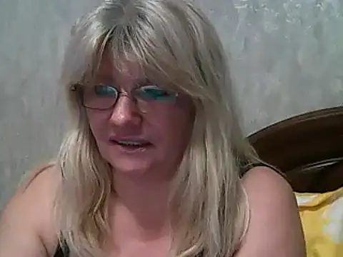 Snapshot of Diana_49 chatting on 03/15/25, 07:05 Diana 49 online show from 03/15/25, 07:05