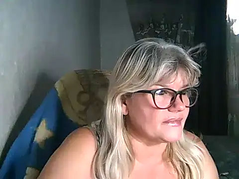 Snapshot of Diana_49 chatting on 10/08/25, 09:55 Diana 49 online show from 10/08/25, 09:55
