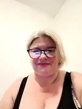 Diana 49 online show from 04/12/26, 07:33