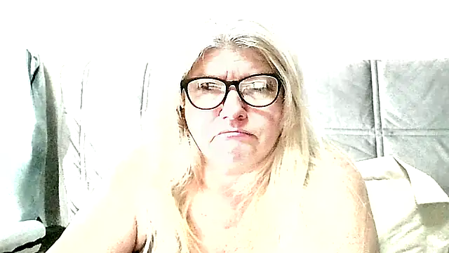 Diana 49 online show from 04/24/26, 02:46