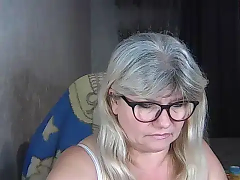 Snapshot of Diana_49 chatting on 11/10/25, 10:53 Diana 49 online show from 11/10/25, 10:53