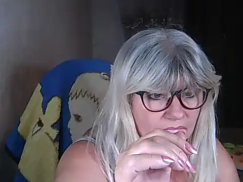 Snapshot of Diana_49 chatting on 11/19/25, 09:48 Diana 49 online show from 11/19/25, 09:48