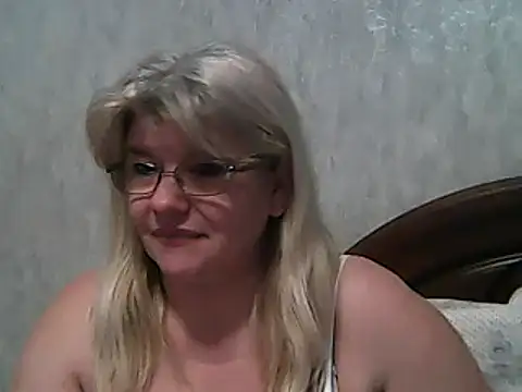 Snapshot of Diana_49 chatting on 03/14/25, 01:46 Diana 49 online show from 03/14/25, 01:46