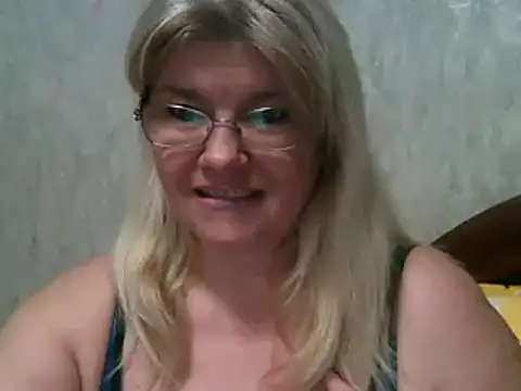 Snapshot of Diana_49 chatting on 03/17/25, 01:08 Diana 49 online show from 03/17/25, 01:08