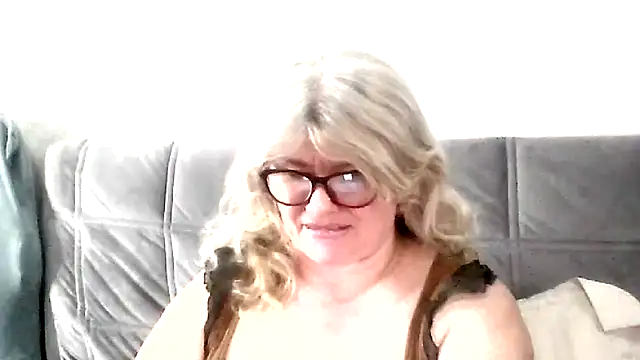 Diana 49 online show from 03/30/26, 01:45