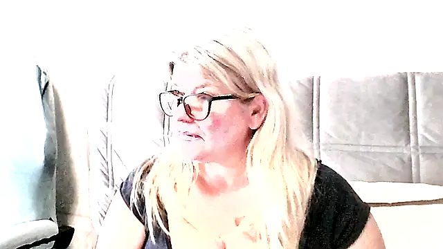 Diana 49 online show from 04/22/26, 07:42