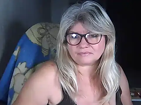 Snapshot of Diana_49 chatting on 12/02/25, 06:31 Diana 49 online show from 12/02/25, 06:31