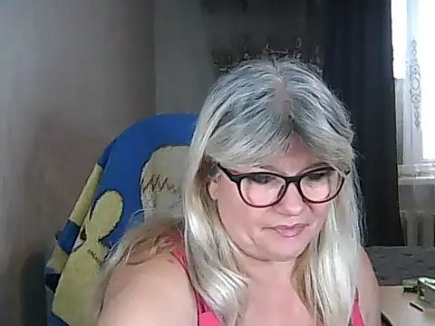 Snapshot of Diana_49 chatting on 11/25/25, 09:42 Diana 49 online show from 11/25/25, 09:42