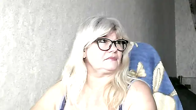 Snapshot of Diana_49 chatting on 12/05/25, 12:37 Diana 49 online show from 12/05/25, 12:37