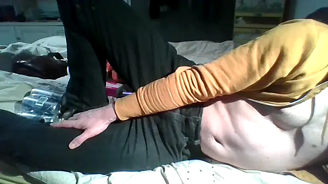 Snapshot of MmaxX004 chatting on 03/08/25, 06:10 MmaxX004 online show from 03/08/25, 06:10