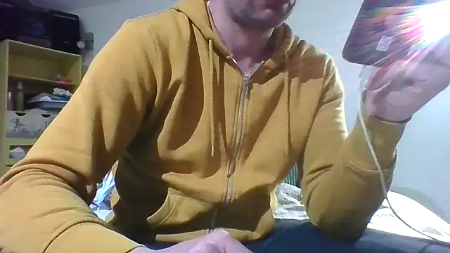 Snapshot of MmaxX004 chatting on 03/07/25, 07:16 MmaxX004 online show from 03/07/25, 07:16