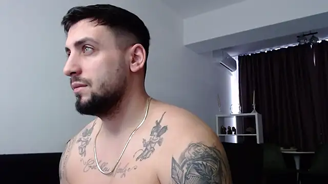 Snapshot of _DylanGreen chatting on 03/14/25, 09:14 DylanGreen online show from 03/14/25, 09:14