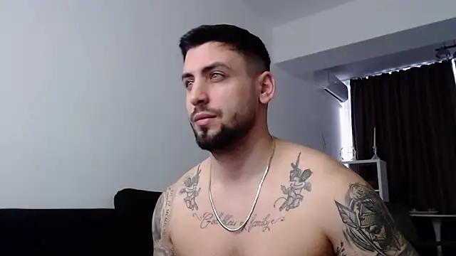 Snapshot of _DylanGreen chatting on 03/18/25, 08:39 DylanGreen online show from 03/18/25, 08:39