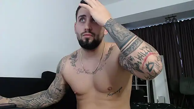 Snapshot of _DylanGreen chatting on 11/16/25, 09:03 DylanGreen online show from 11/16/25, 09:03