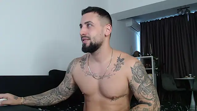 Snapshot of _DylanGreen chatting on 09/20/25, 09:03 DylanGreen online show from 09/20/25, 09:03