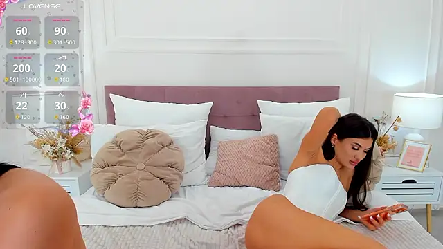 Snapshot of JasmiLyn chatting on 01/31/26, 07:12 JasmiLyn online show from 01/31/26, 07:12