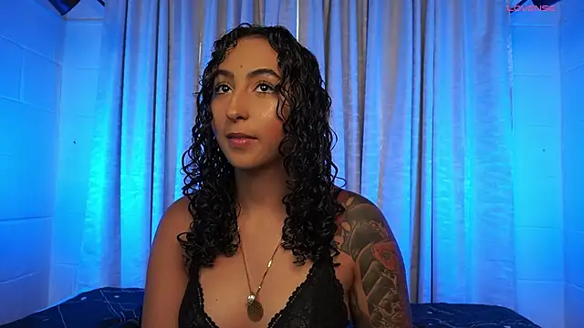 agatha collins  online show from 09/29/25, 06:57