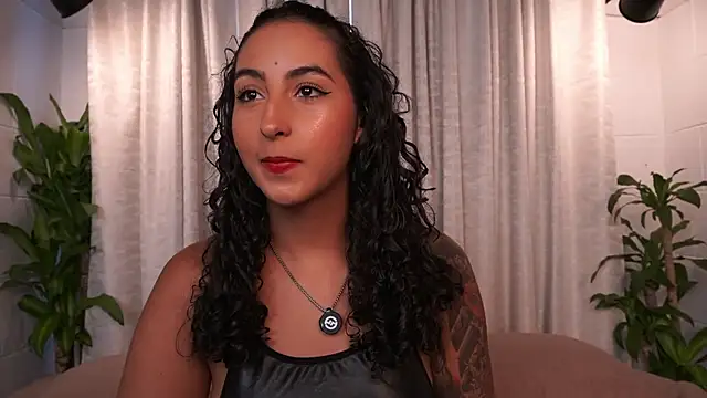 agatha collins  online show from 04/01/26, 06:38