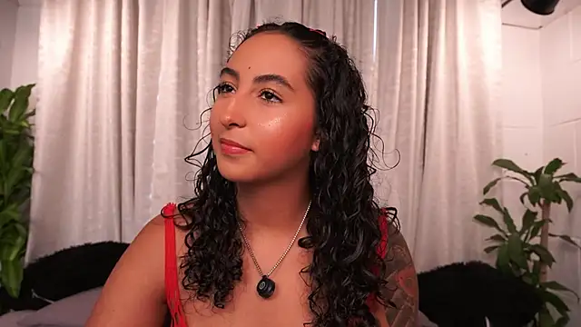 agatha collins  online show from 12/19/25, 07:27