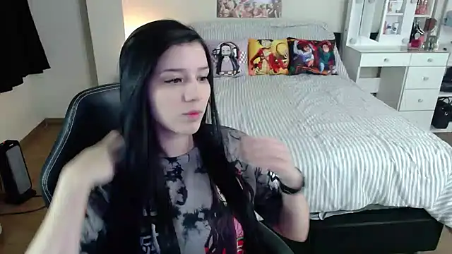 Snapshot of kittykat18x chatting on 09/12/25, 04:34 kittykat18x online show from 09/12/25, 04:34