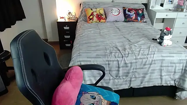 kittykat18x online show from 10/26/25, 01:50