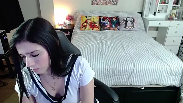 Snapshot of kittykat18x chatting on 05/29/26, 02:17 kittykat18x online show from 05/29/26, 02:17