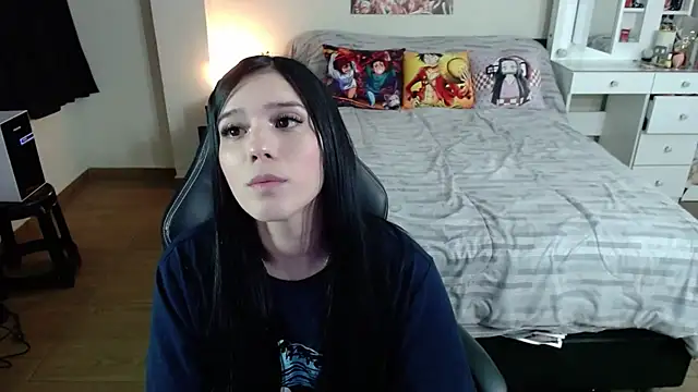 Snapshot of kittykat18x chatting on 05/11/26, 02:13 kittykat18x online show from 05/11/26, 02:13