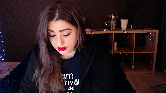 Snapshot of RebeccaStone chatting on 02/21/25, 01:11 RebeccaStone online show from 02/21/25, 01:11