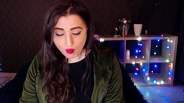 Snapshot of RebeccaStone chatting on 02/19/25, 12:14 RebeccaStone online show from 02/19/25, 12:14