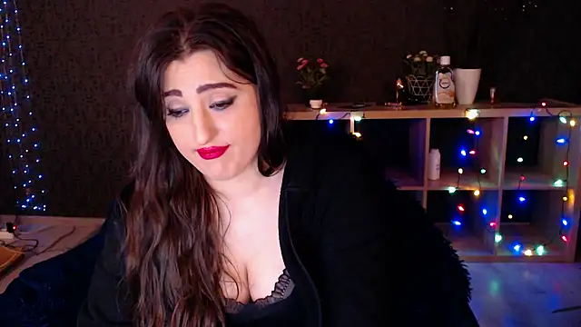 Snapshot of RebeccaStone chatting on 02/06/25, 12:43 RebeccaStone online show from 02/06/25, 12:43