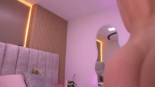 Snapshot of violeta_aroca chatting on 02/21/26, 03:08 violeta aroca online show from 02/21/26, 03:08