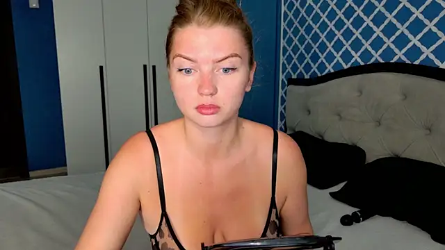 Snapshot of Busty_Redhead chatting on 06/11/26, 03:14 Busty Redhead online show from 06/11/26, 03:14