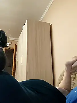 Zulfiya Bruce online show from 12/13/25, 08:04