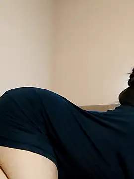 Zulfiya Bruce online show from 12/18/25, 06:56