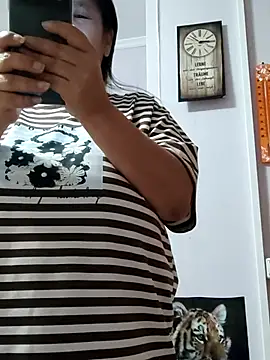 Zulfiya Bruce online show from 10/20/25, 04:29