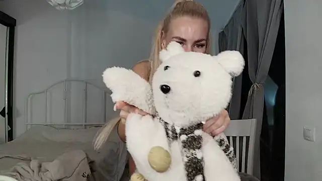 Roshana16 online show from 11/22/25, 09:02