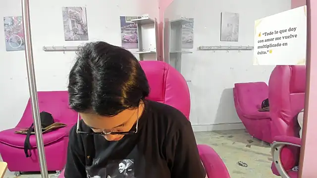 Snapshot of CAMILA--REY chatting on 11/30/25, 11:55 CAMILA--REY online show from 11/30/25, 11:55