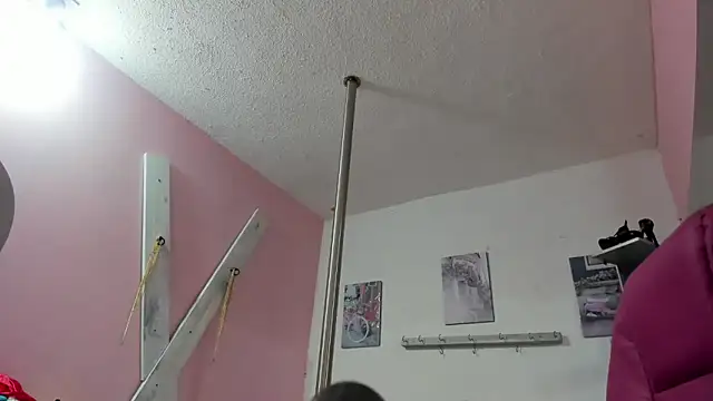 Snapshot of CAMILA--REY chatting on 12/04/25, 11:53 CAMILA--REY online show from 12/04/25, 11:53