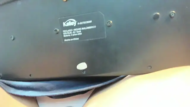 Snapshot of CAMILA--REY chatting on 12/18/25, 12:31 CAMILA--REY online show from 12/18/25, 12:31