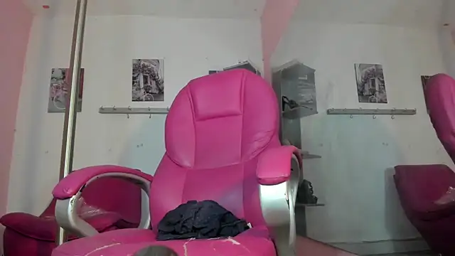 Snapshot of CAMILA--REY chatting on 11/16/25, 11:59 CAMILA--REY online show from 11/16/25, 11:59